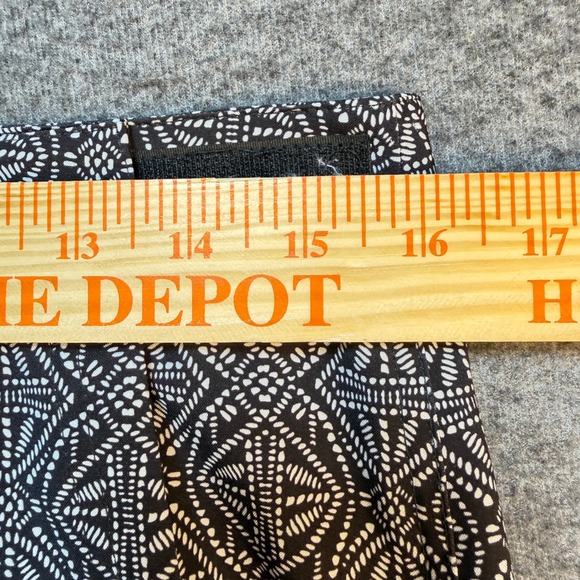 RipSkirt Hawaii Women's Small Pearl Batik Print Wrap Skirt Black White Length‎ 1 - Picture 5 of 7